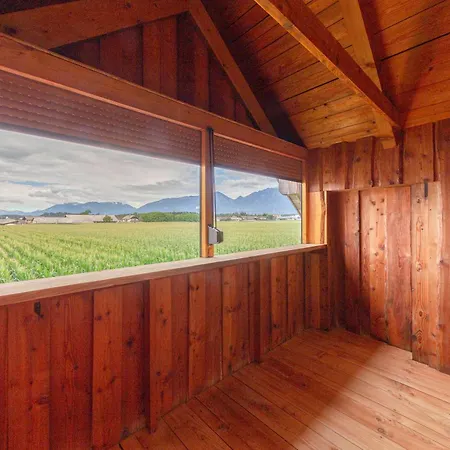 Апартаменты The Barn Kosnik